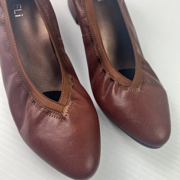 Vaneli Brown Leather Pump Size 8 Elasticized Top Classic Style - Picture 4 of 11